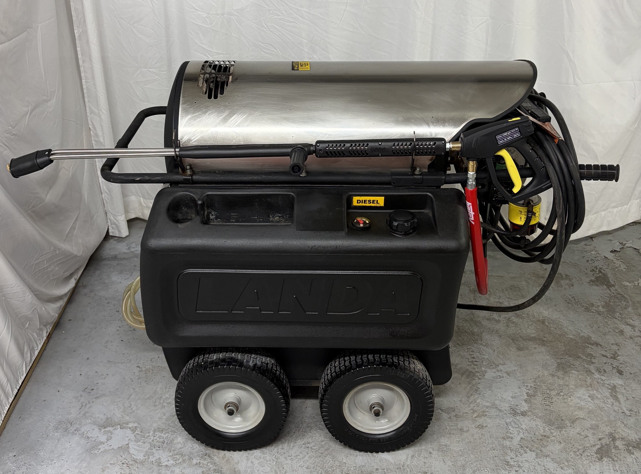 USED-LANDAPHW4-22024A-9889____